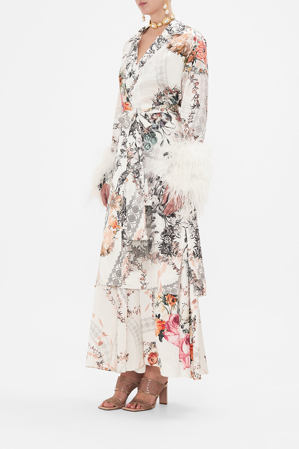 CAMILLA white silk coat with feathers in De Hhaar Memoirs print