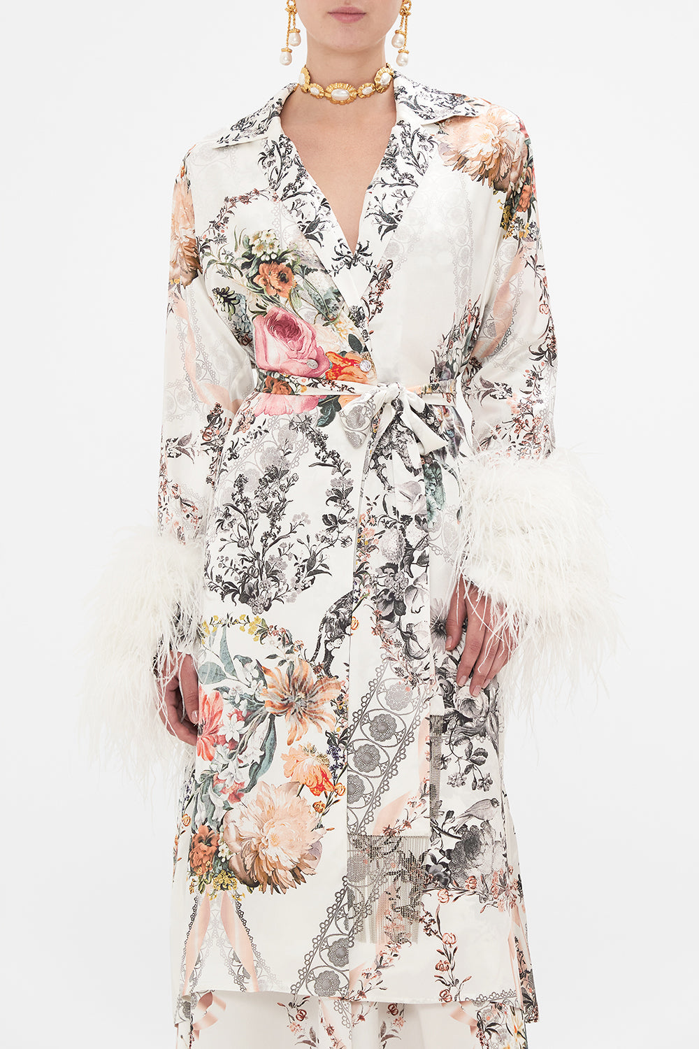 CAMILLA white silk coat with feathers in De Hhaar Memoirs print