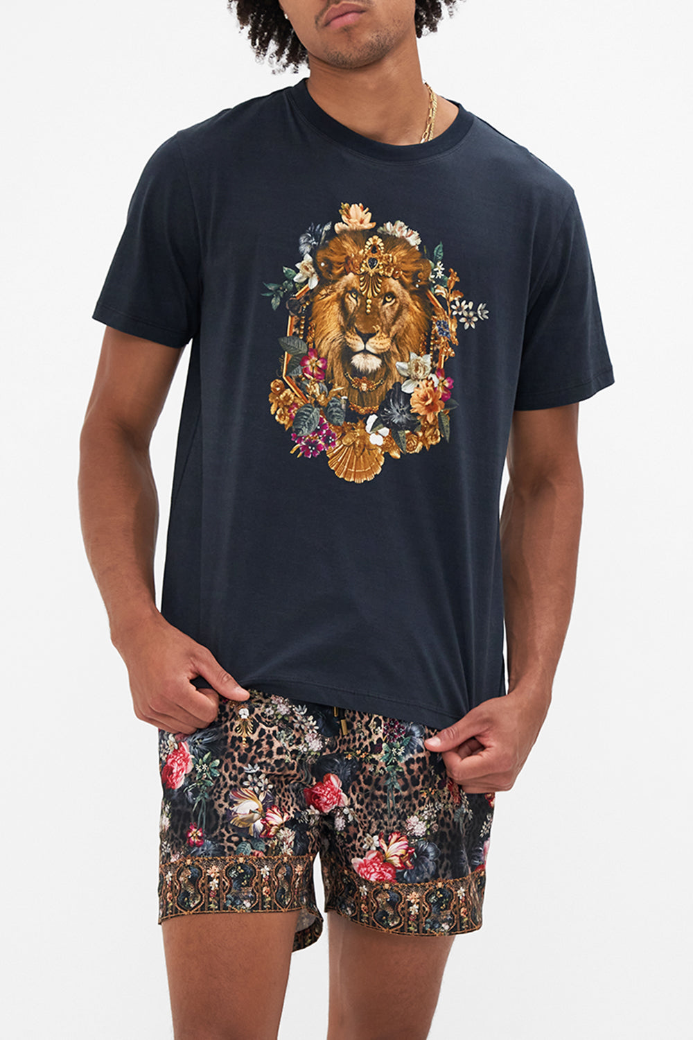 RELAXED FIT TEE A NIGHT AT THE OPERA