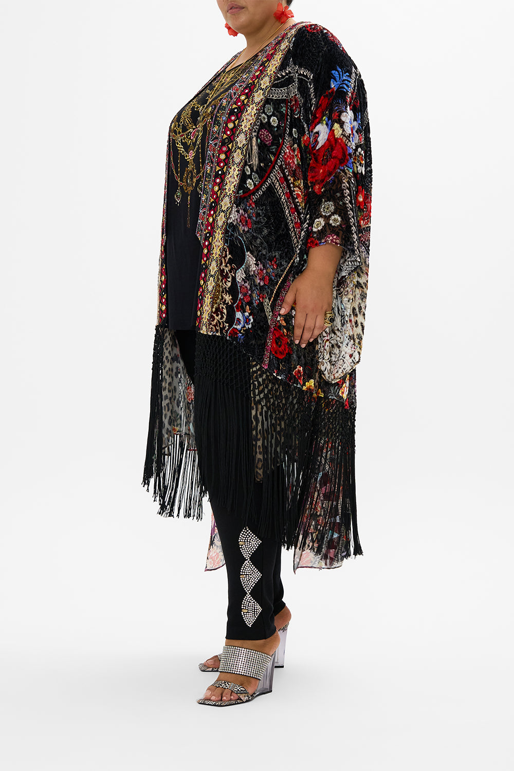 KIMONO WITH LONG UNDERLAYER VOLENDAM DOLLS