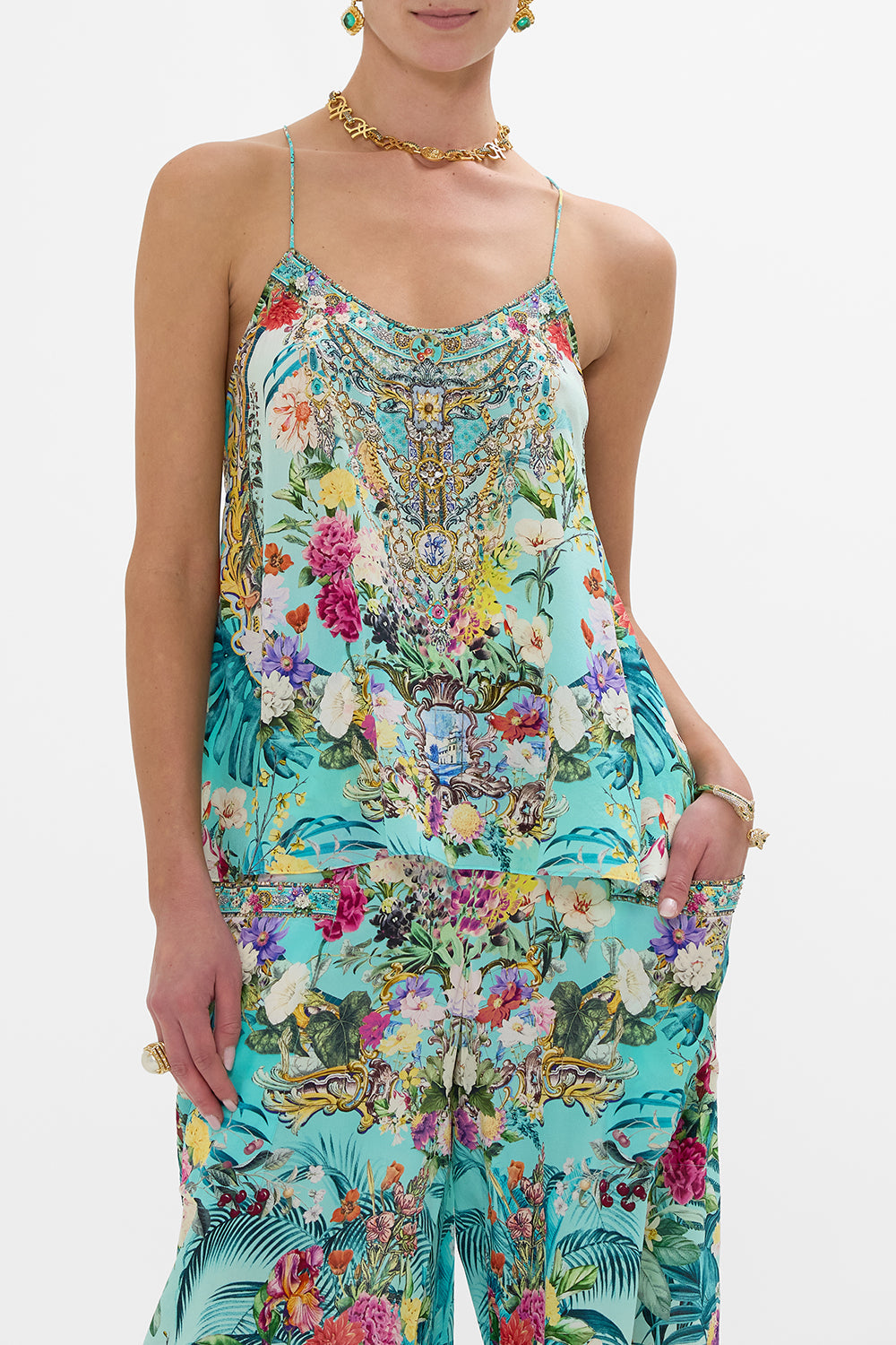 T BACK SHOESTRING TOP GARDENS OF QUELUZ