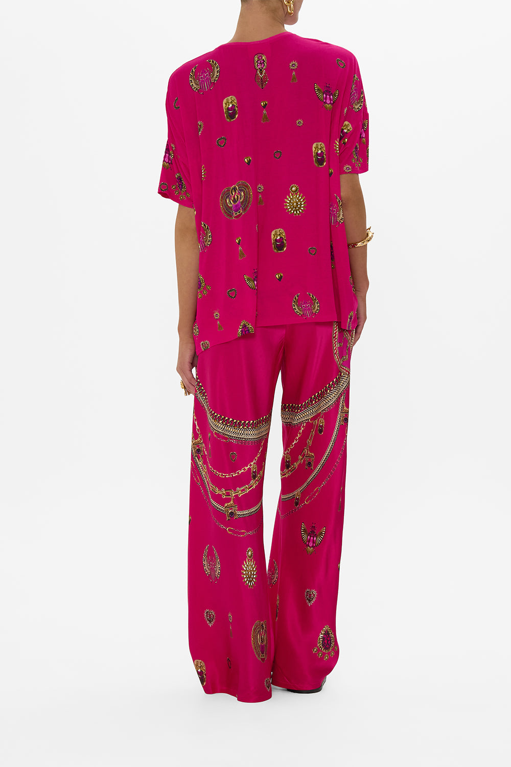 RELAXED FIT DROP SHOULDER TEE KISSED BY A COBRA