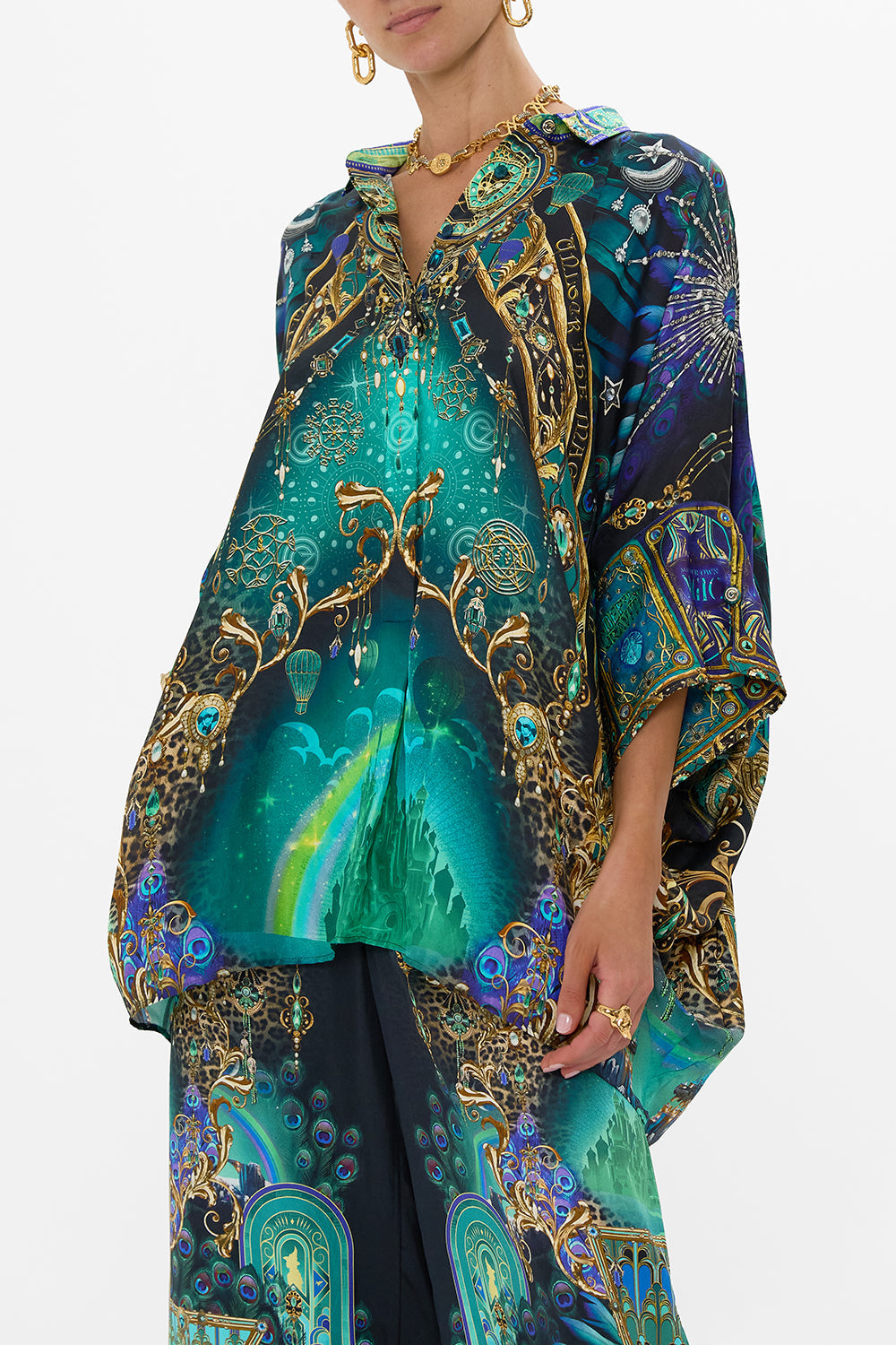 BATWING SHIRT DEFY GRAVITY