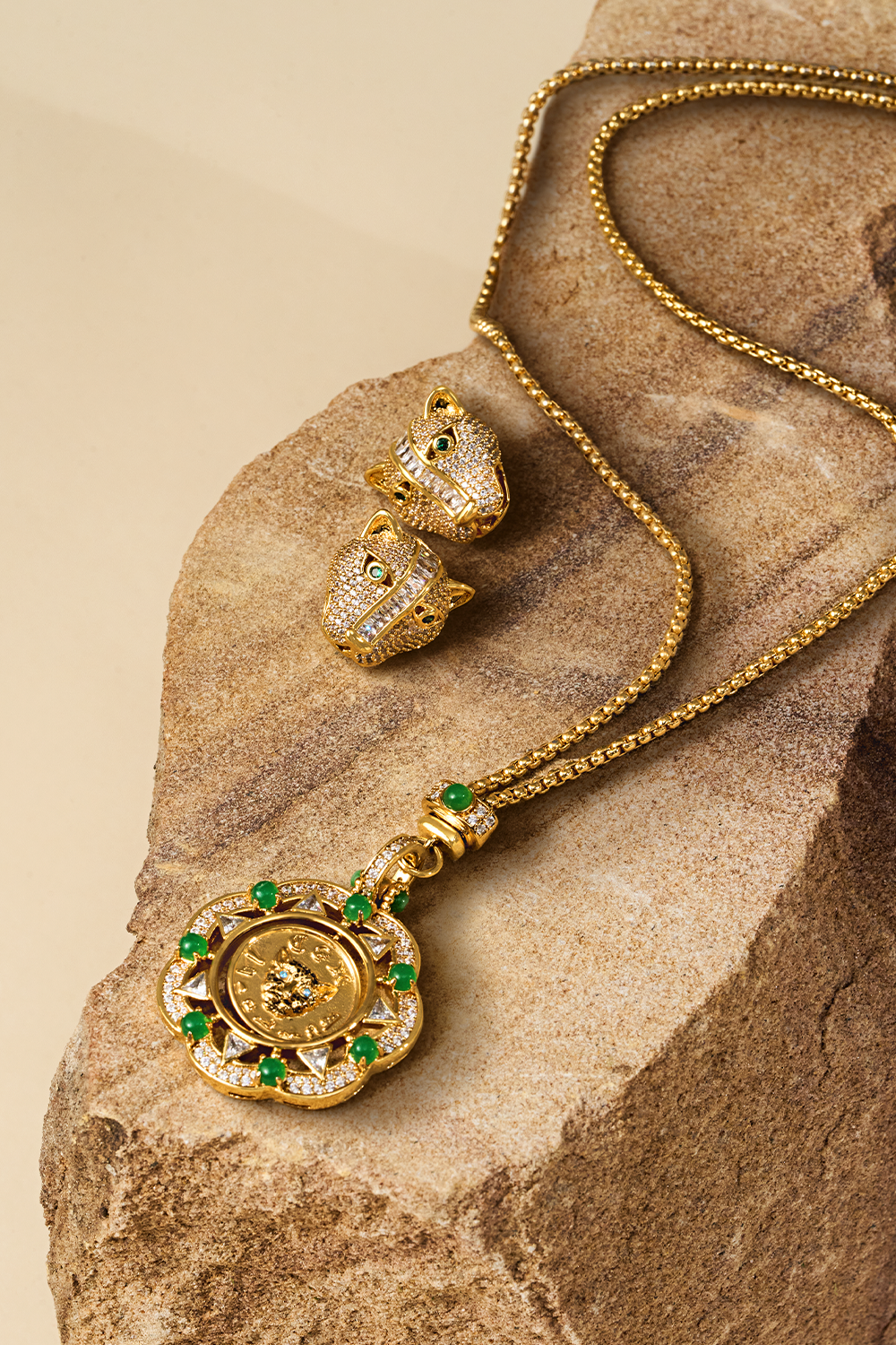 FIERCE FOLKLORE PENDANT NECKLACE GOLD