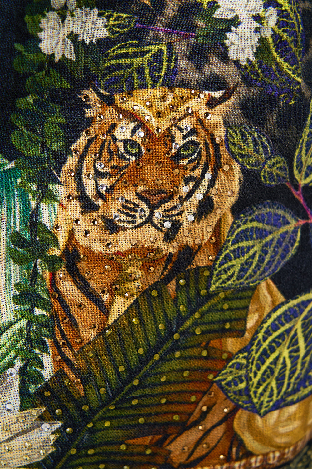 TUCK FRONT SHORT READY FOR MY WELCOME DRINK