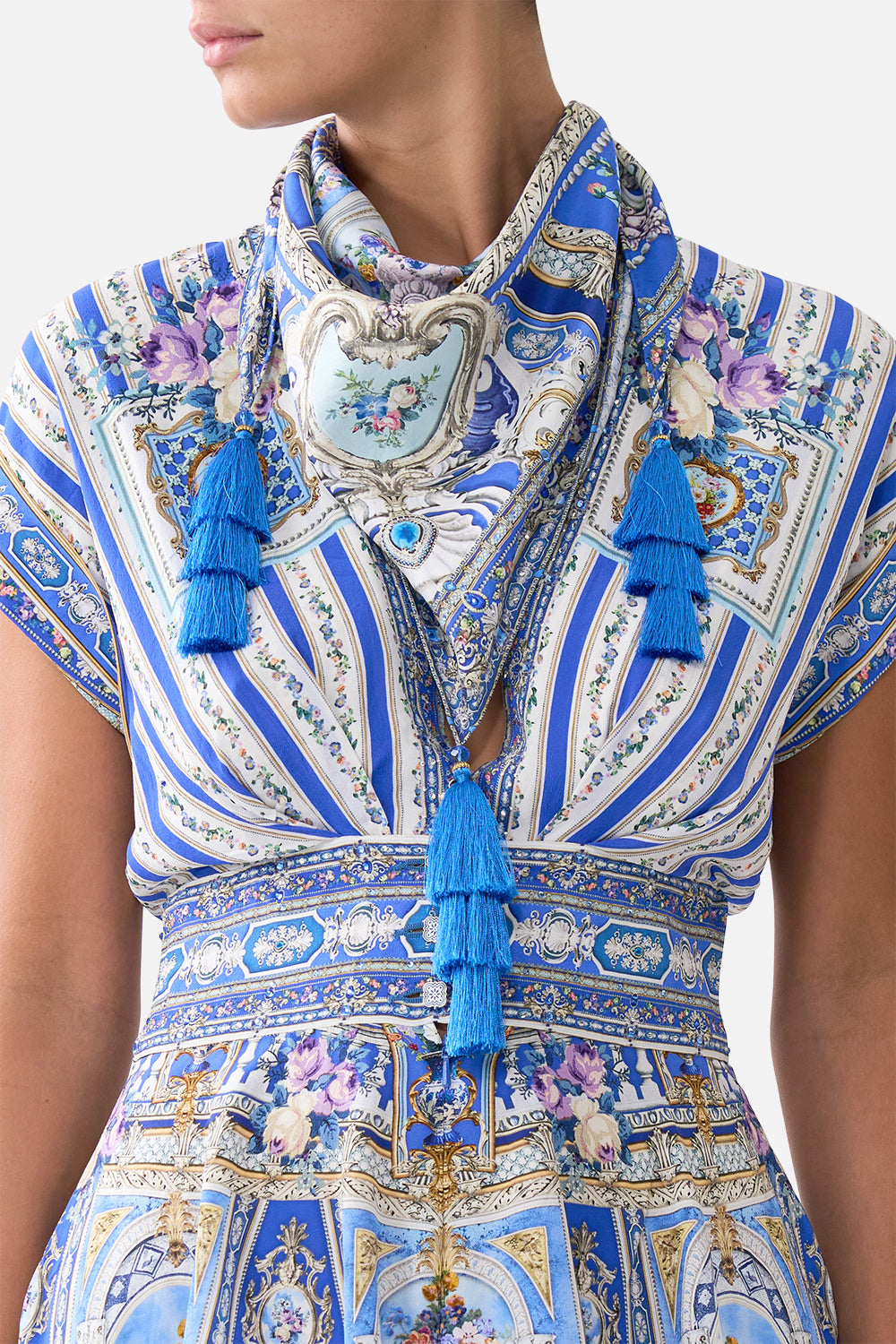 TRIANGLE SCARF WITH TASSELS OTTOMAN OPULENCE