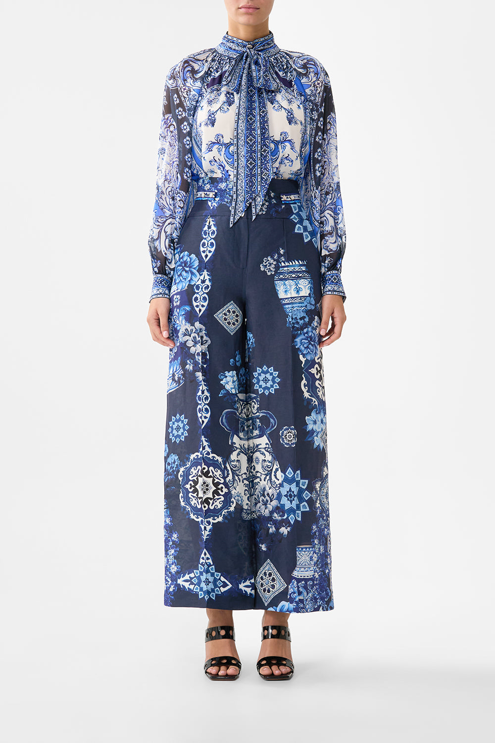 DETACHABLE PUSSY BOW RAGLAN BLOUSE A TILED WONDERLAND