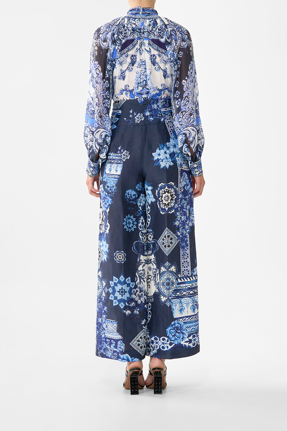 DETACHABLE PUSSY BOW RAGLAN BLOUSE A TILED WONDERLAND