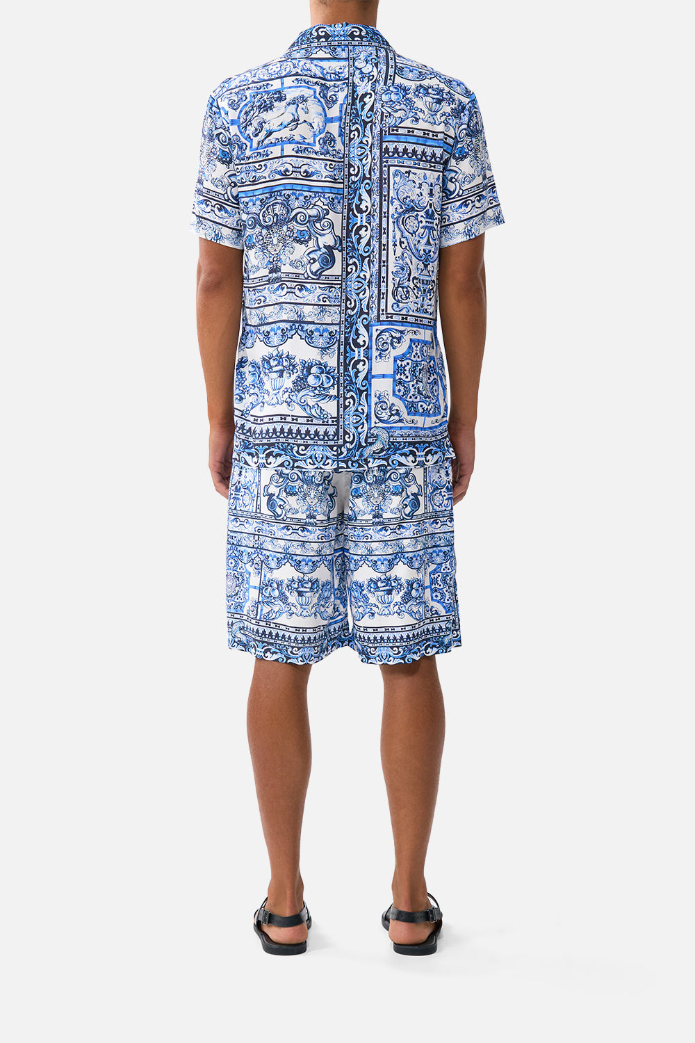 SHORT SLEEVE CAMP COLLARED SHIRT A TILED WONDERLAND