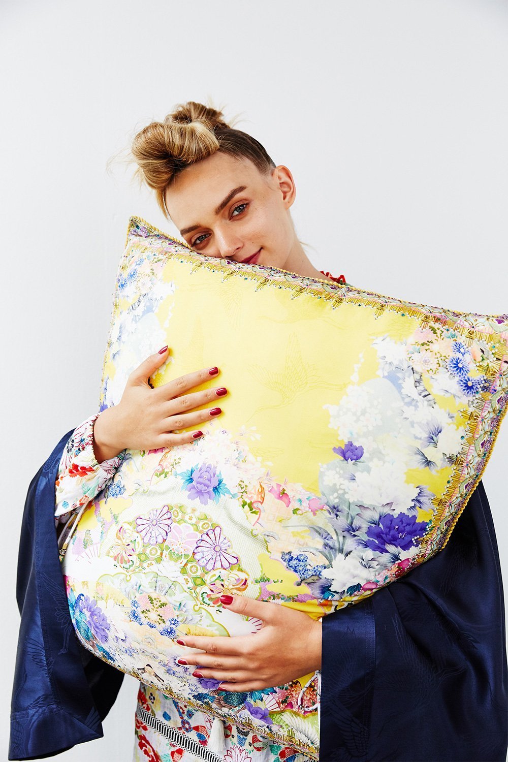 LARGE SQUARE CUSHION MELLOW MUSE