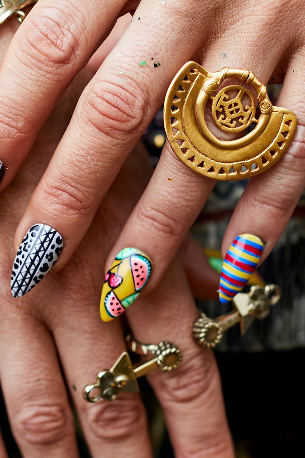 GOLD BRASS CUT OUT SPIN RING