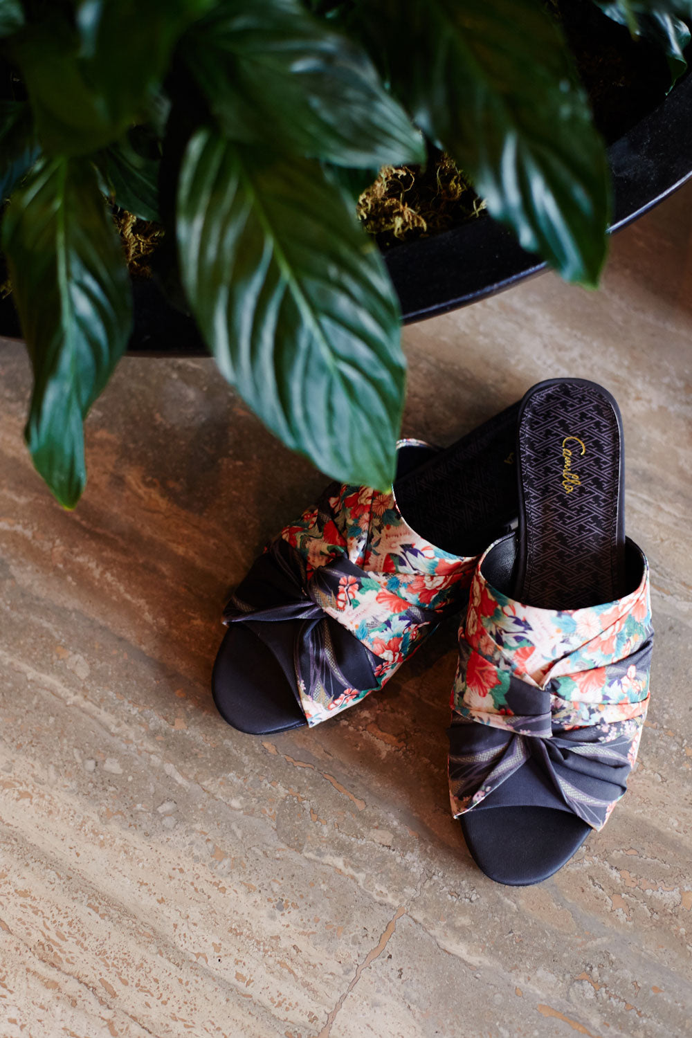 CAMILLA QUEEN OF KINGS OBI TIE SLIPPER