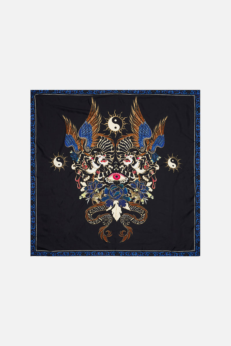 LARGE SQUARE SCARF CALL OF THE FALCON