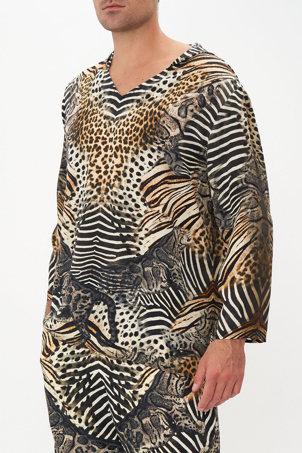 HOODED MANTAN FOR THE LOVE OF LEO