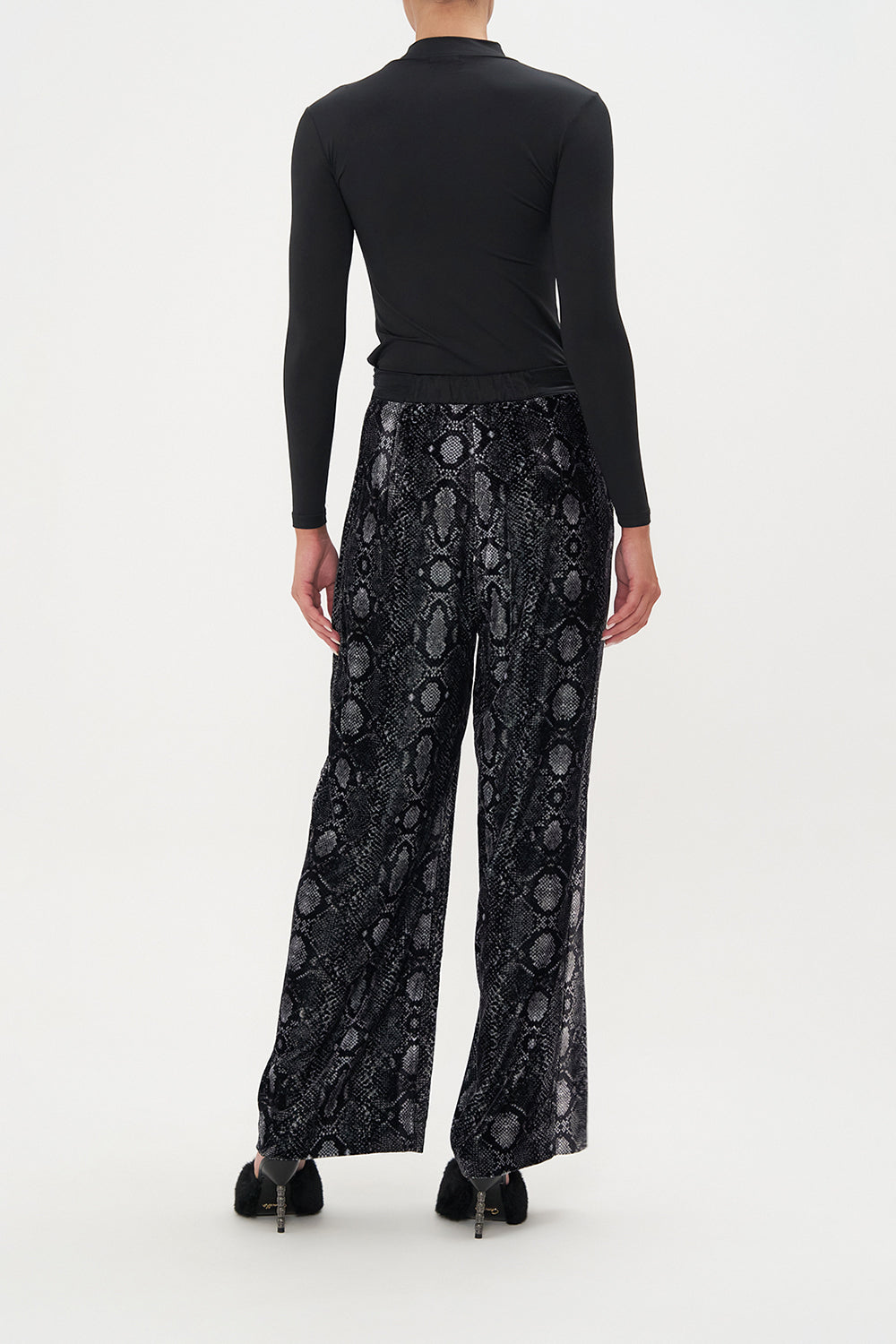 STRAIGHT LEG RELAXED TROUSER WILD HORSES