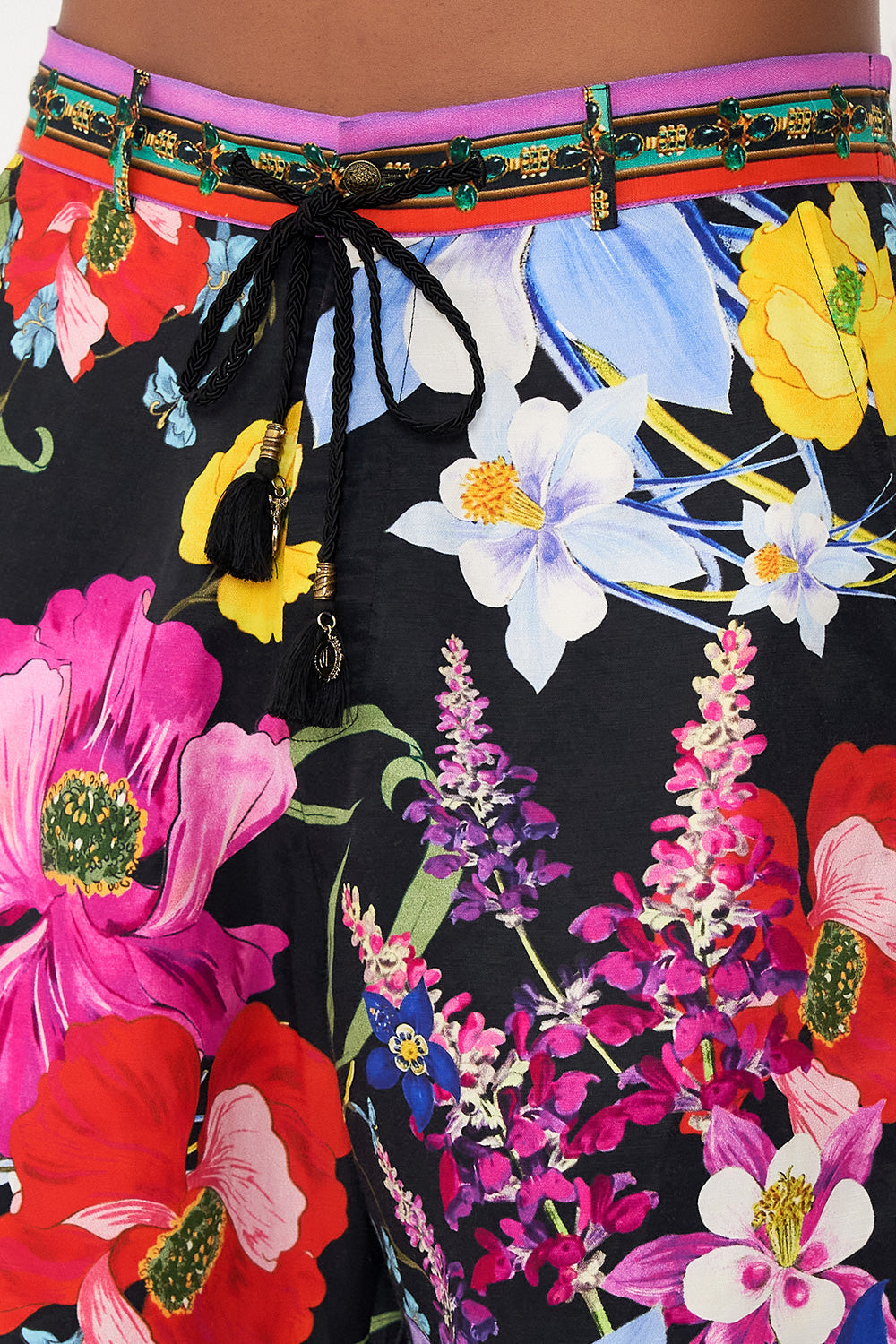 MID LENGTH WALK SHORT AWAY WITH THE FAIRIES