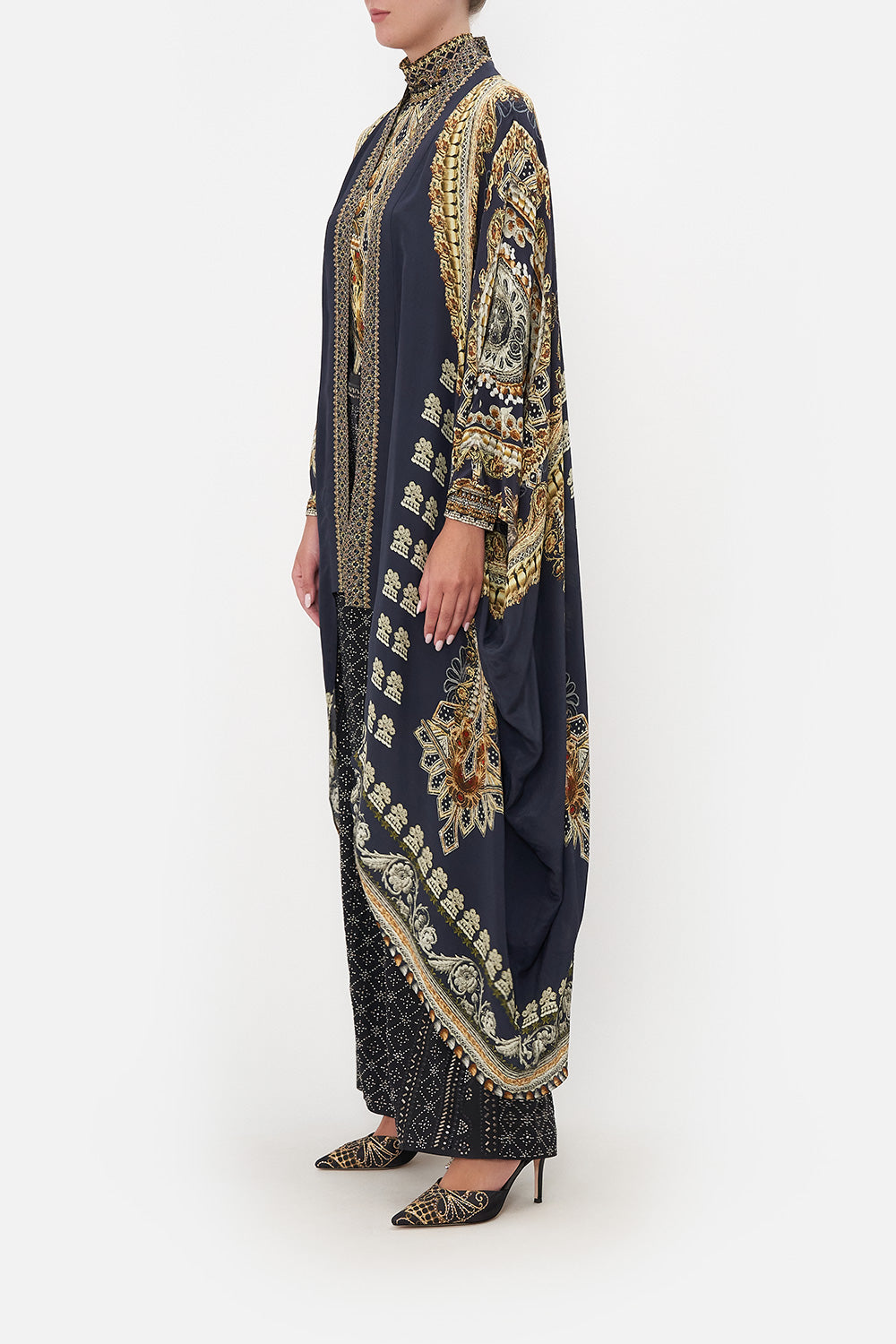 LAYER WITH KIMONO COLLAR ITS ALL OVER TORERO