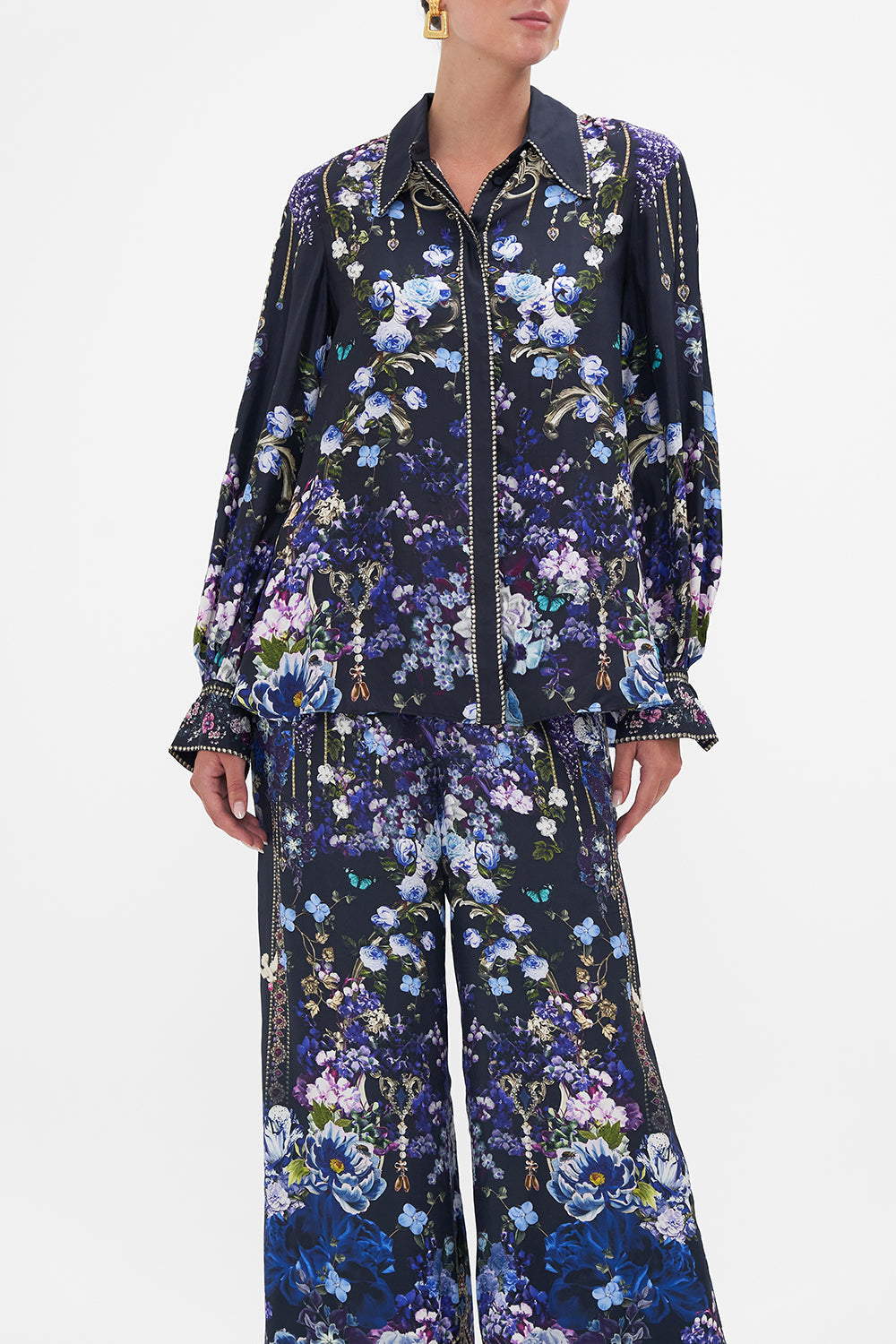 CURVED COLLAR BLOUSE OBSIDIAN BLOOM