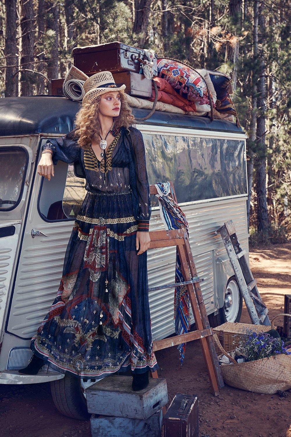 LONG SLEEVE DRESS WITH COLLAR THIS CHARMING WOMAN