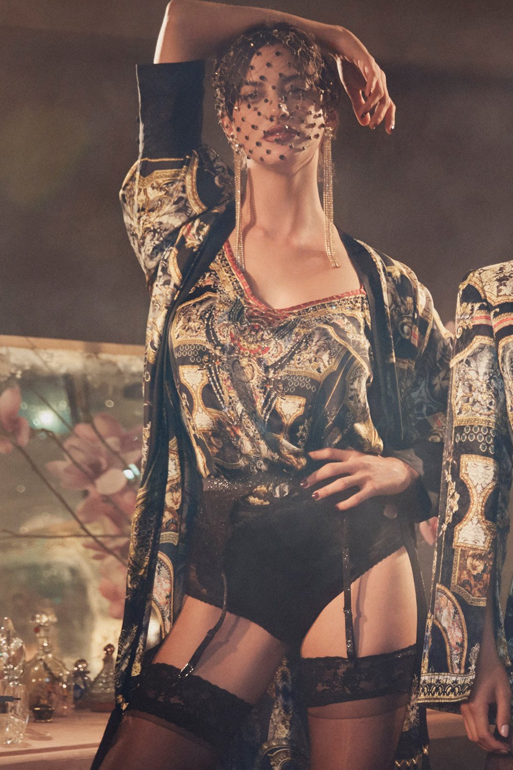 FLARE SLEEVE TOP MIDNIGHT MEETING