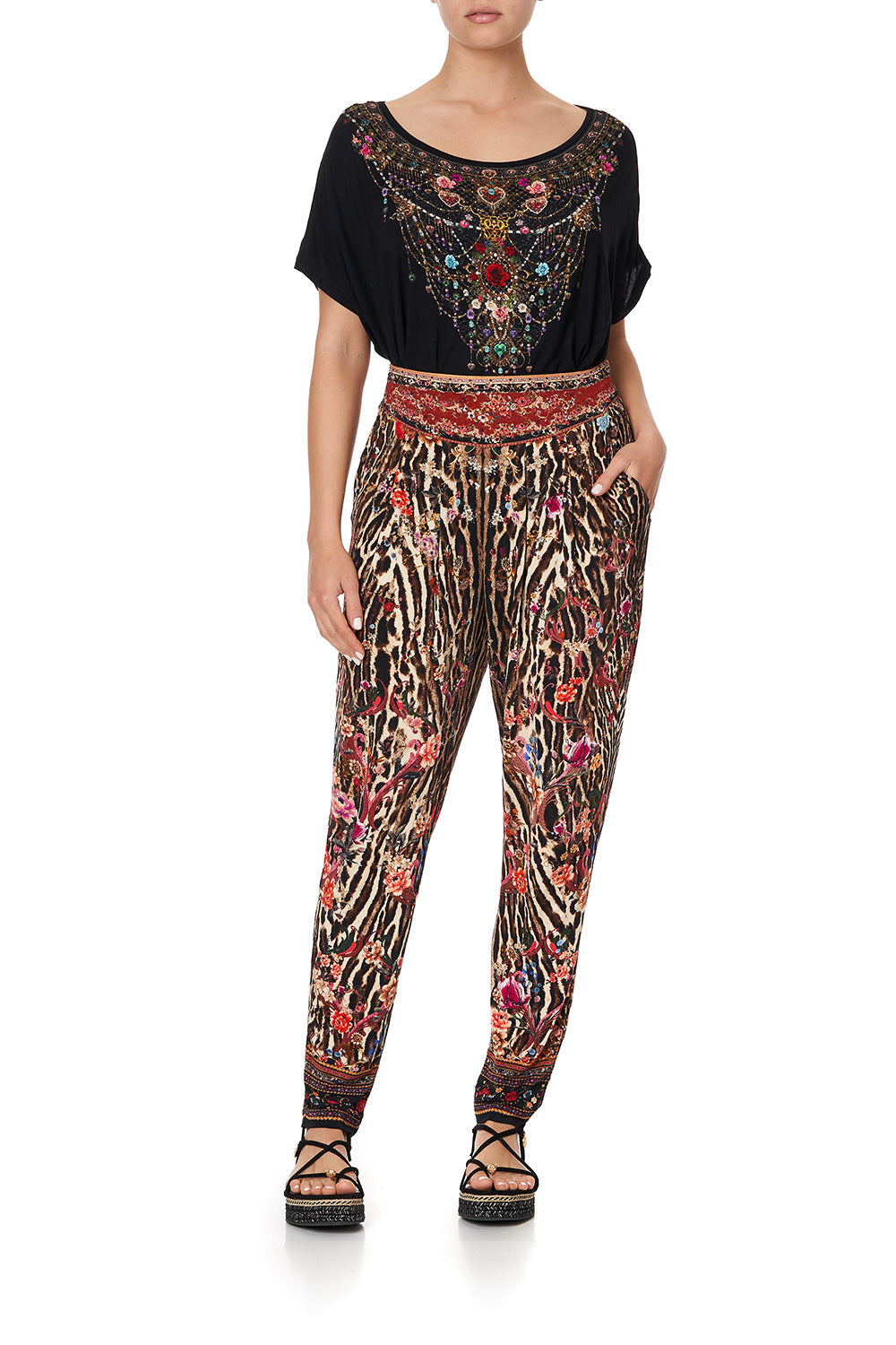 LOOSE FIT TEE A GIRL LIKE YOU