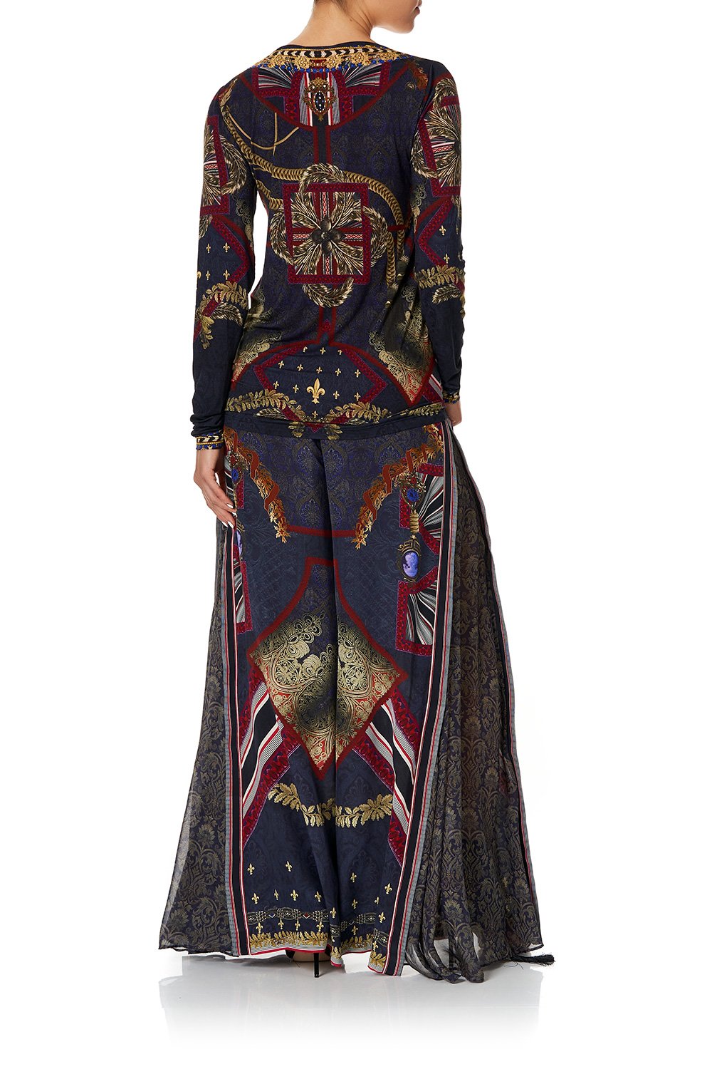 LONG SLEEVE FITTED TOP THIS CHARMING WOMAN