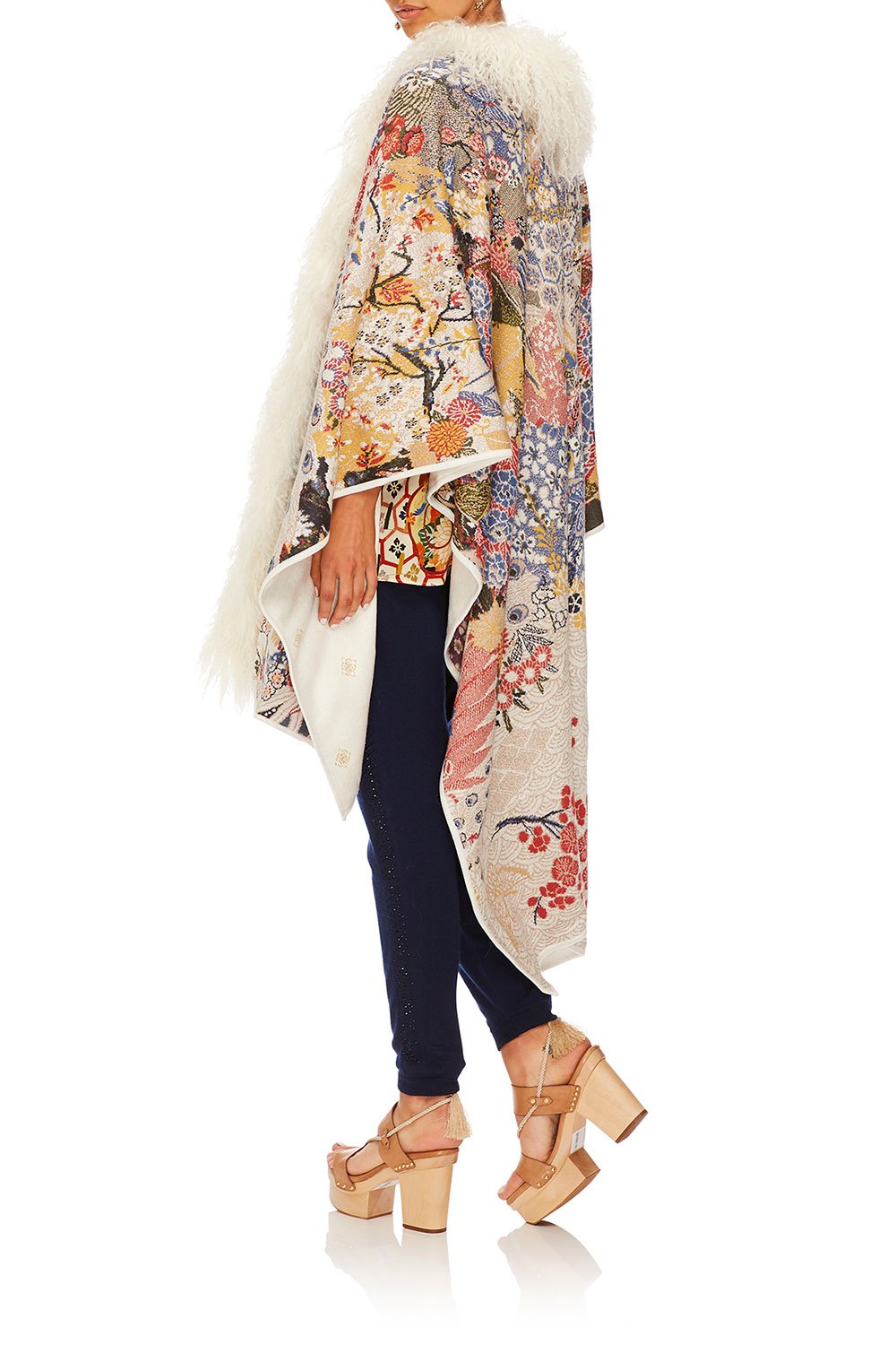 OVERSIZED PONCHO WITH FUR LADY LABYRINTH