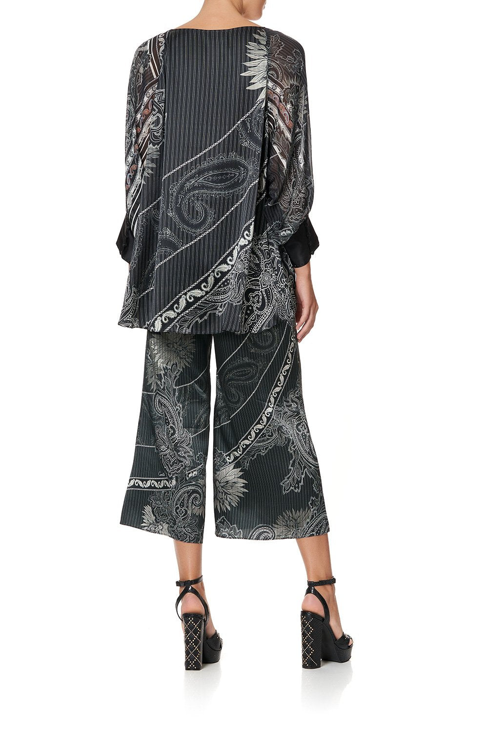 RAGLAN SLEEVE BUTTON UP TOP TALE OF THE FIRE BIRD