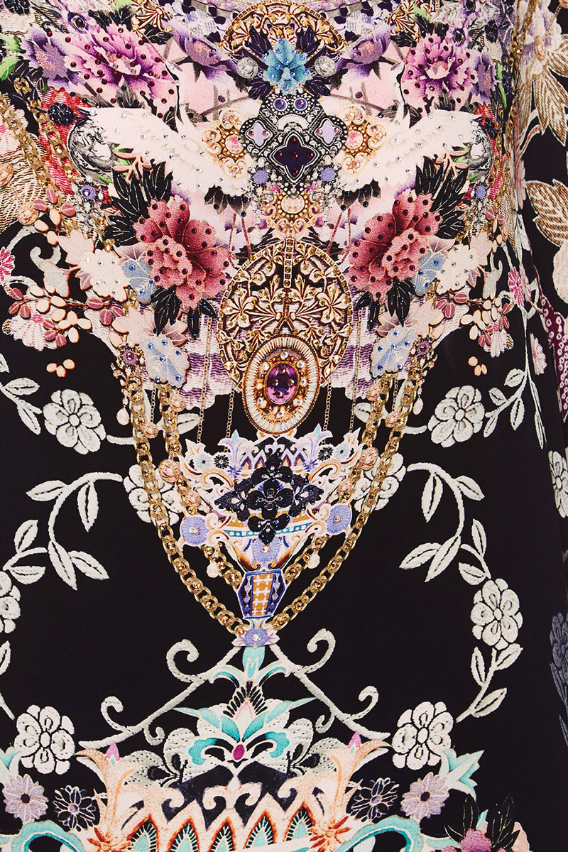 CAMILLA NIGHTS WITH HER ROUND NECK KAFTAN