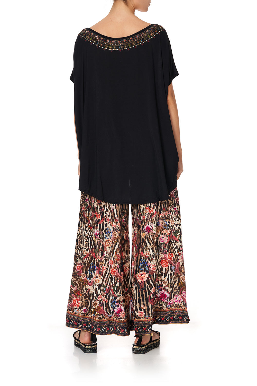 LOOSE FIT TEE A GIRL LIKE YOU