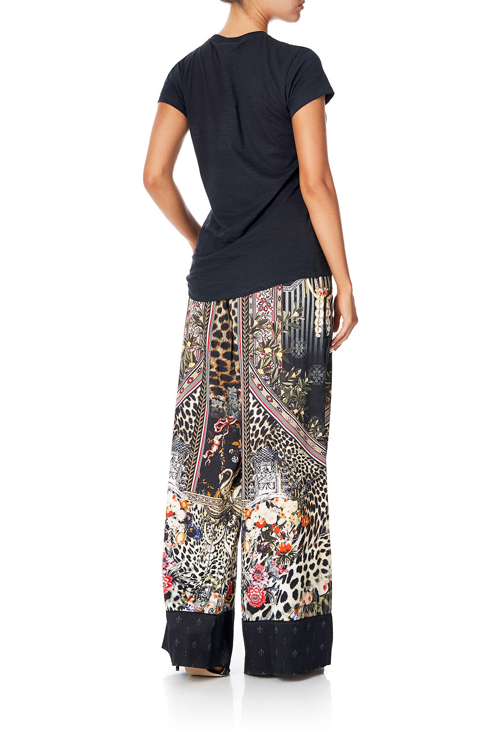 TEE WITH SCOOP HEM DARLING'S DESTINY