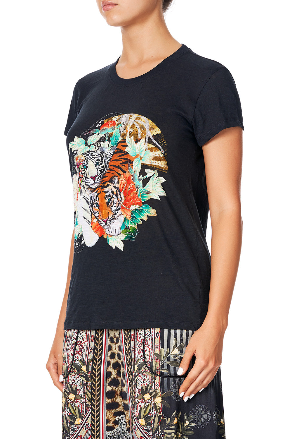 TEE WITH SCOOP HEM DARLING'S DESTINY