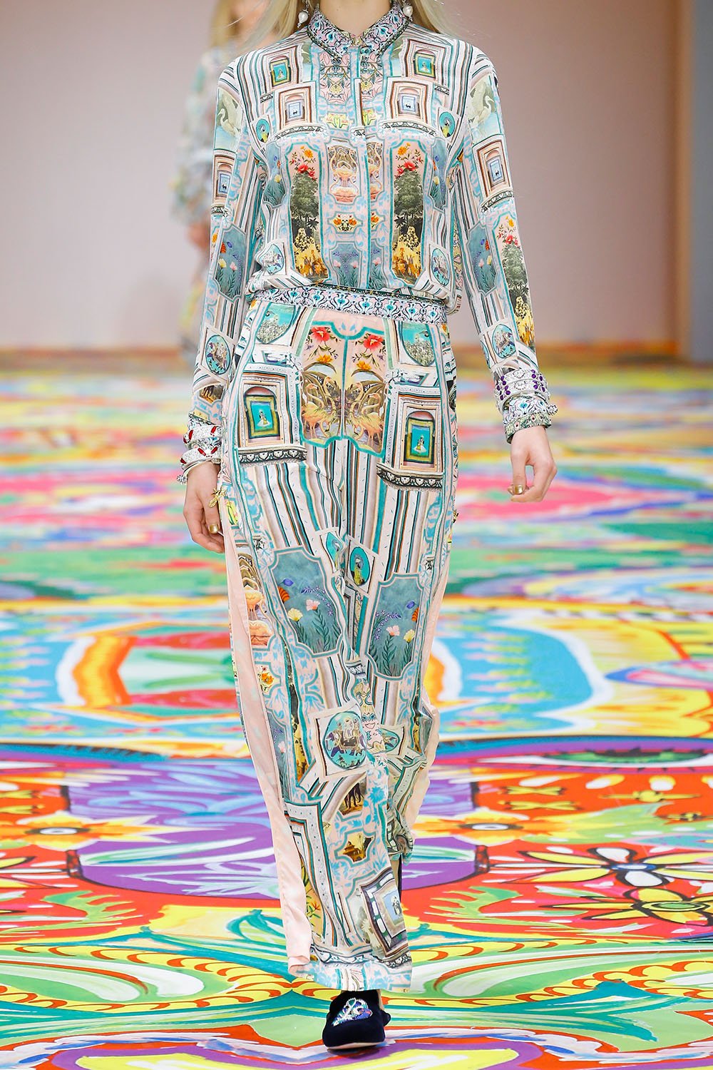 MATRIARCH MUSINGS PANTS W SIDE SPLIT