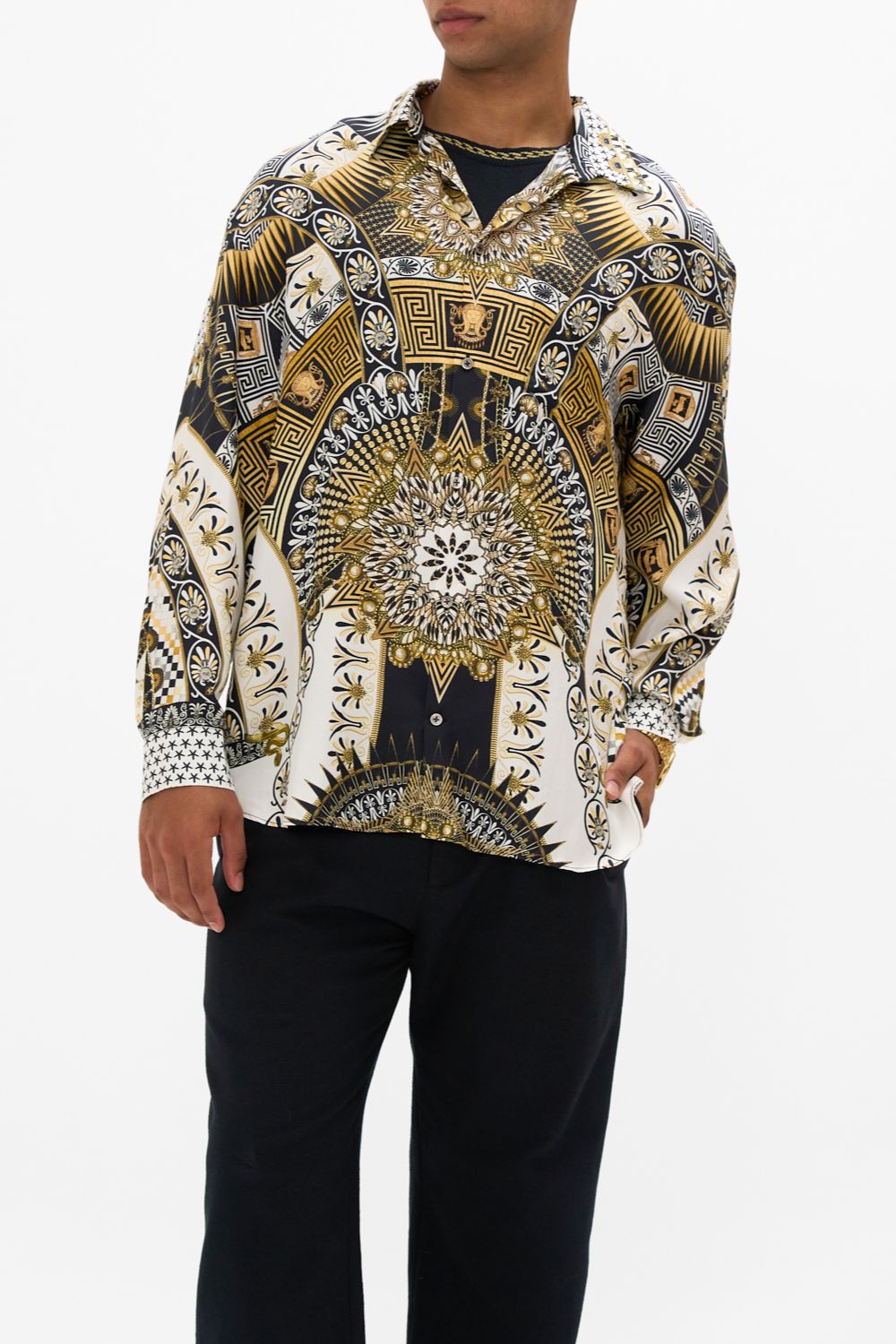 The CAMILLA OVERSIZED SHIRT TEMPLES OF DENDARA in our  print.