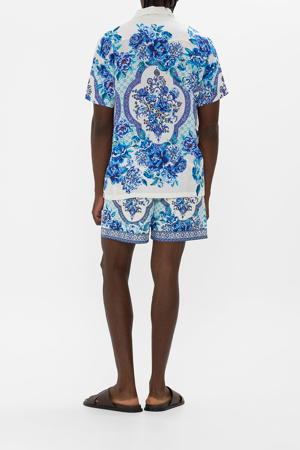 The CAMILLA SHORT SLEEVE CAMP COLLARED SHIRT A CERAMIC GARDEN in our  print.