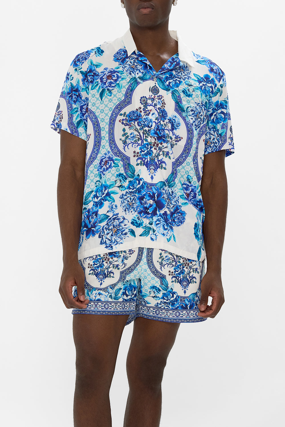 The CAMILLA SHORT SLEEVE CAMP COLLARED SHIRT A CERAMIC GARDEN in our  print.