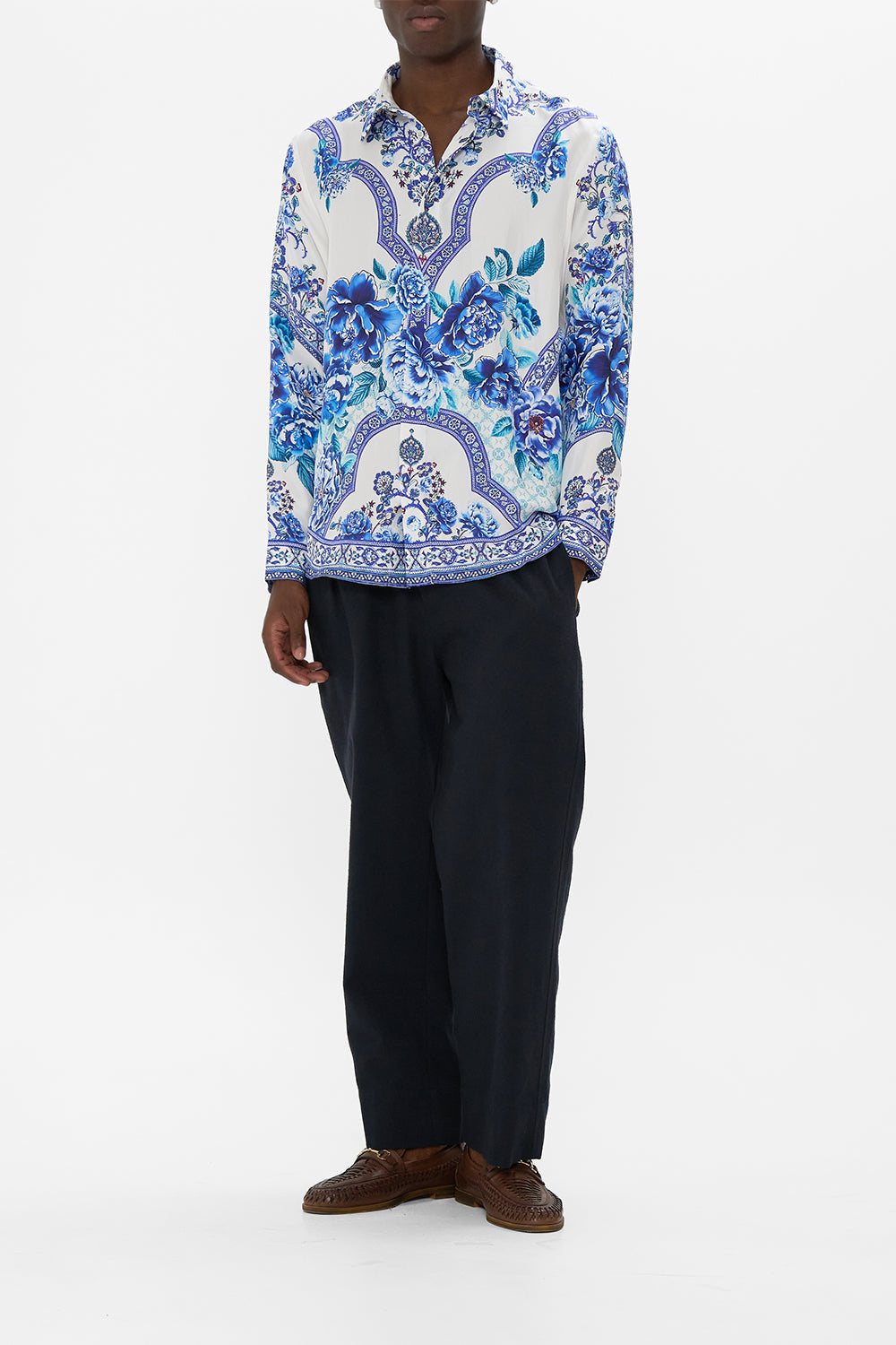 The CAMILLA LONG SLEEVE HIDDEN PLACKET SHIRT A CERAMIC GARDEN in our A CERAMIC GARDEN print.