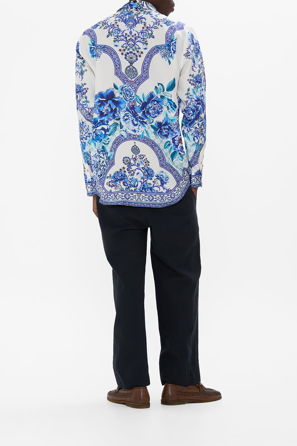 The CAMILLA LONG SLEEVE HIDDEN PLACKET SHIRT A CERAMIC GARDEN in our  print.