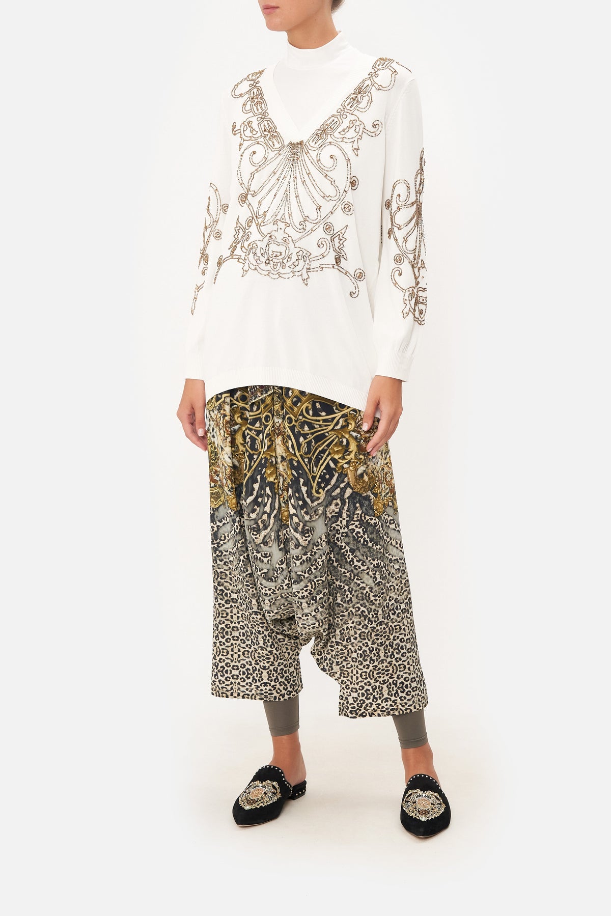 EMBELLISHED V NECK KNIT ARMADA