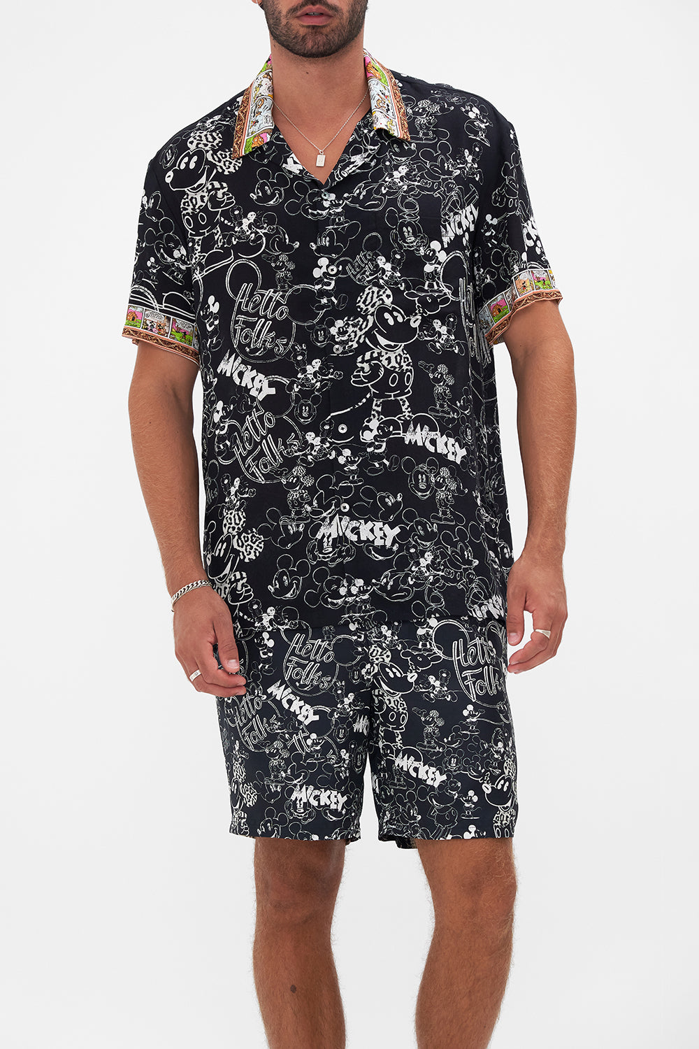 SHORT SLEEVE CAMP COLLARED SHIRT MICKEYS KINGDOM
