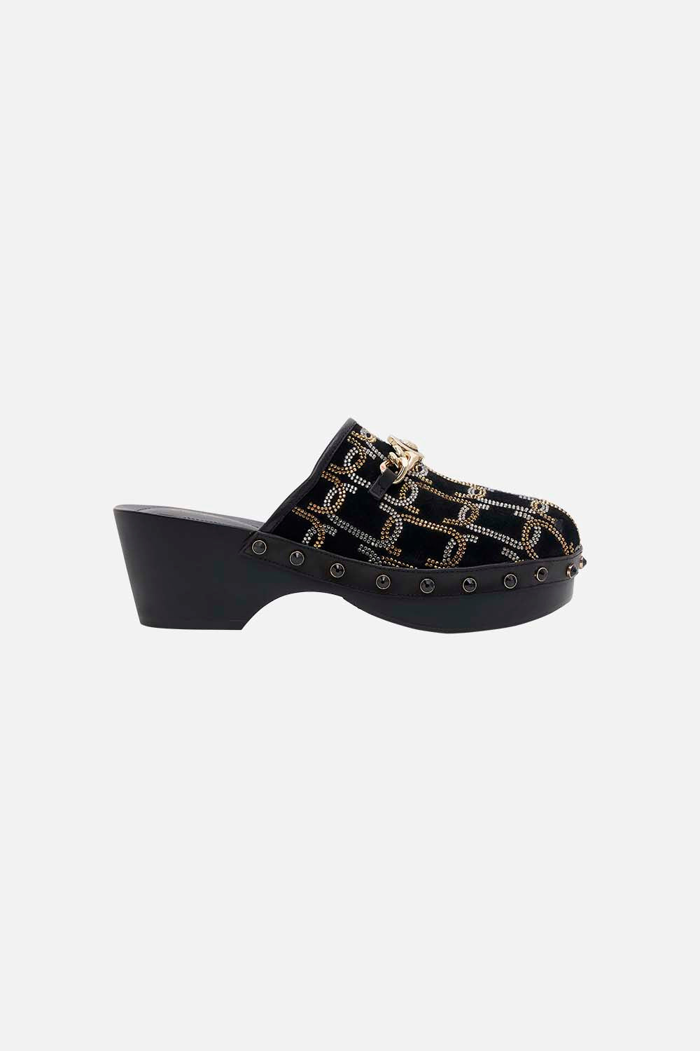 The CAMILLA ARABELLA LEOPARD CHAIN CLOG SOLID BLACK in our SOLID BLACK print.