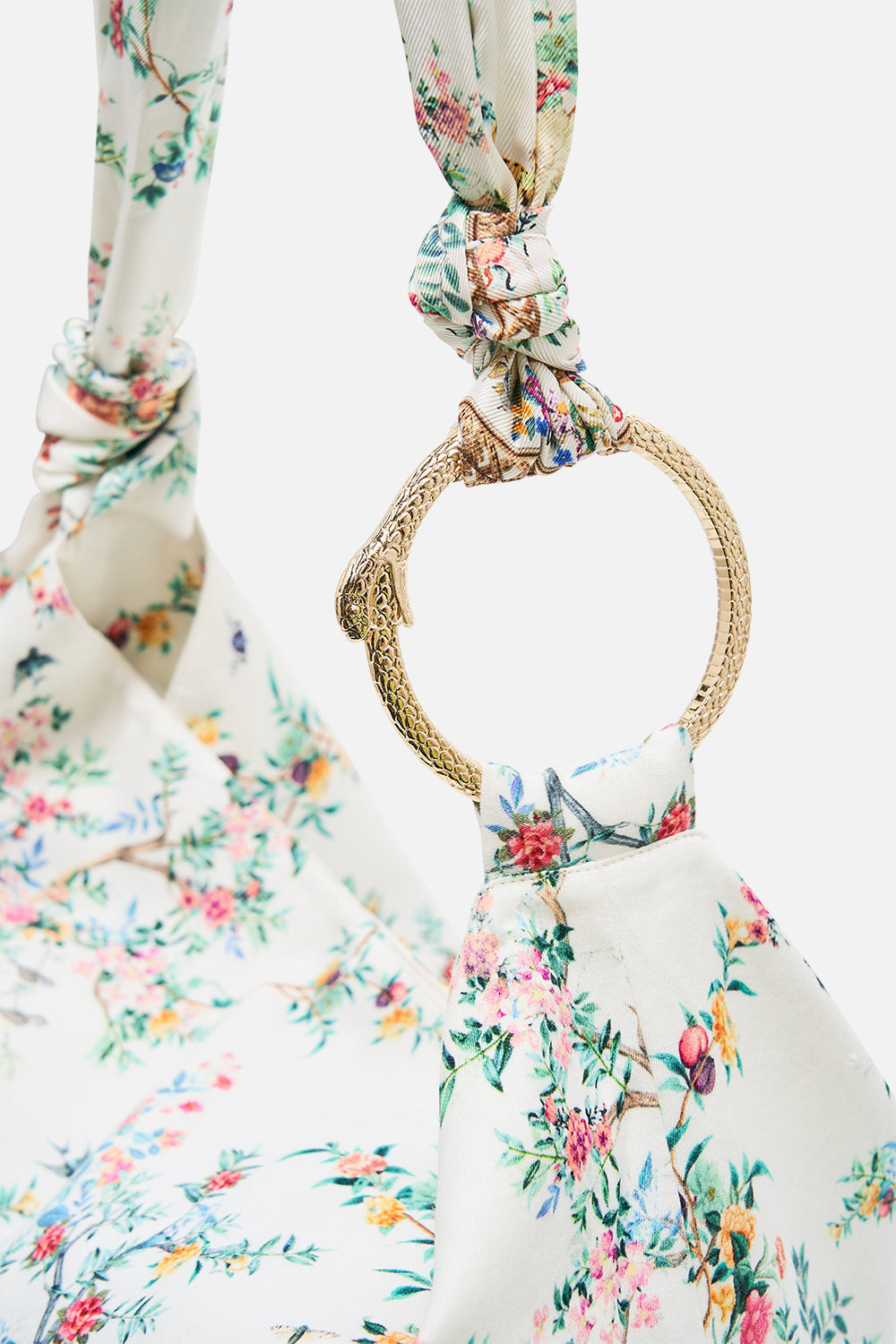 CAMILLA beach bag in Plaums and Parterres print