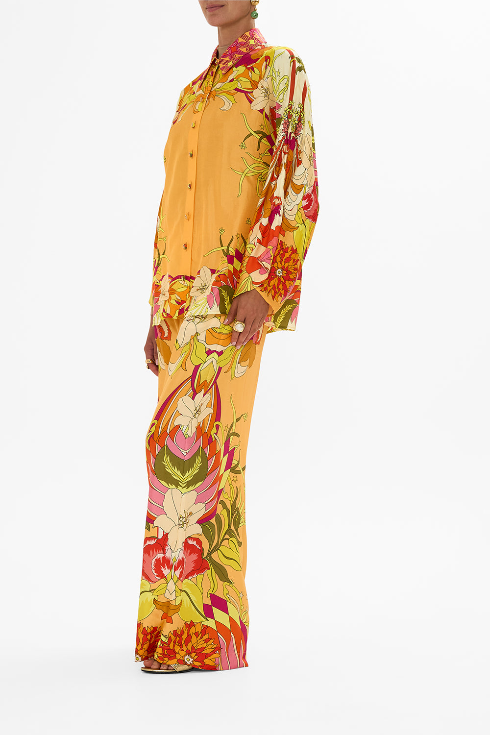 The CAMILLA WIDE LEG WAISTED PANT THE FLOWER CHILD SOCIETY in our  print.