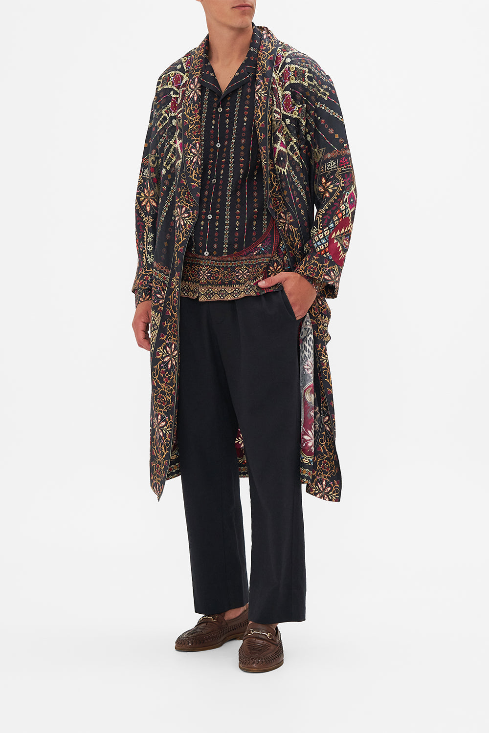 The CAMILLA LONG SLEEVE CAMP COLLARED SHIRT THE WANDERING ONES in our  print.