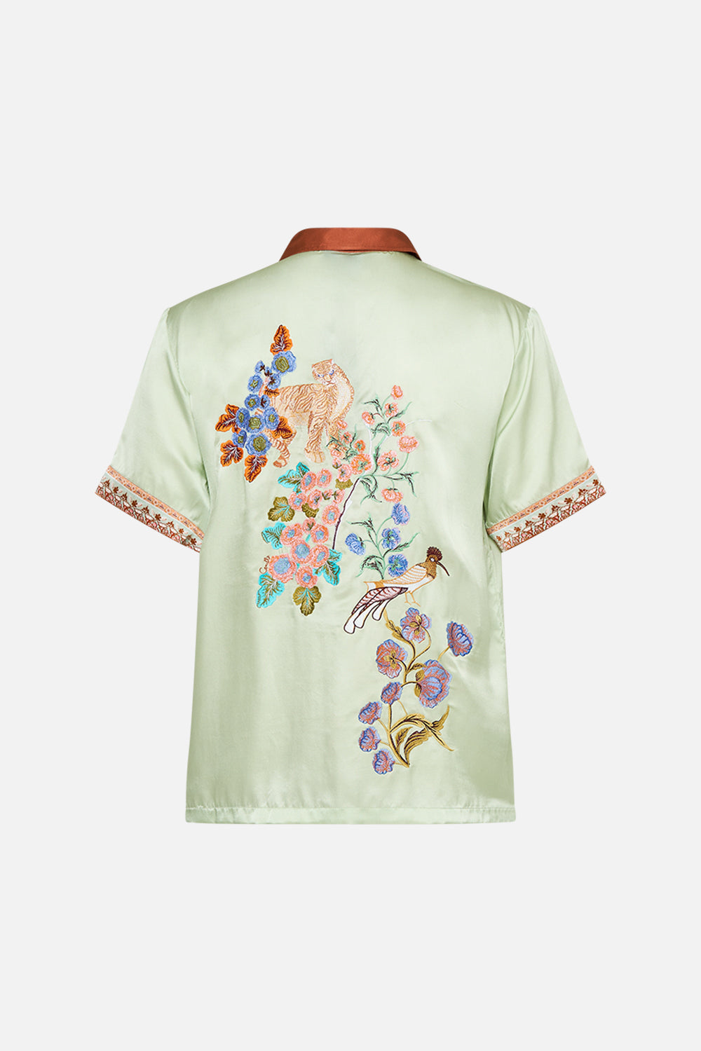 The CAMILLA SHORT SLEEVE CABANA SHIRT IN HONOUR OF HEIRLOOMS in our  print.