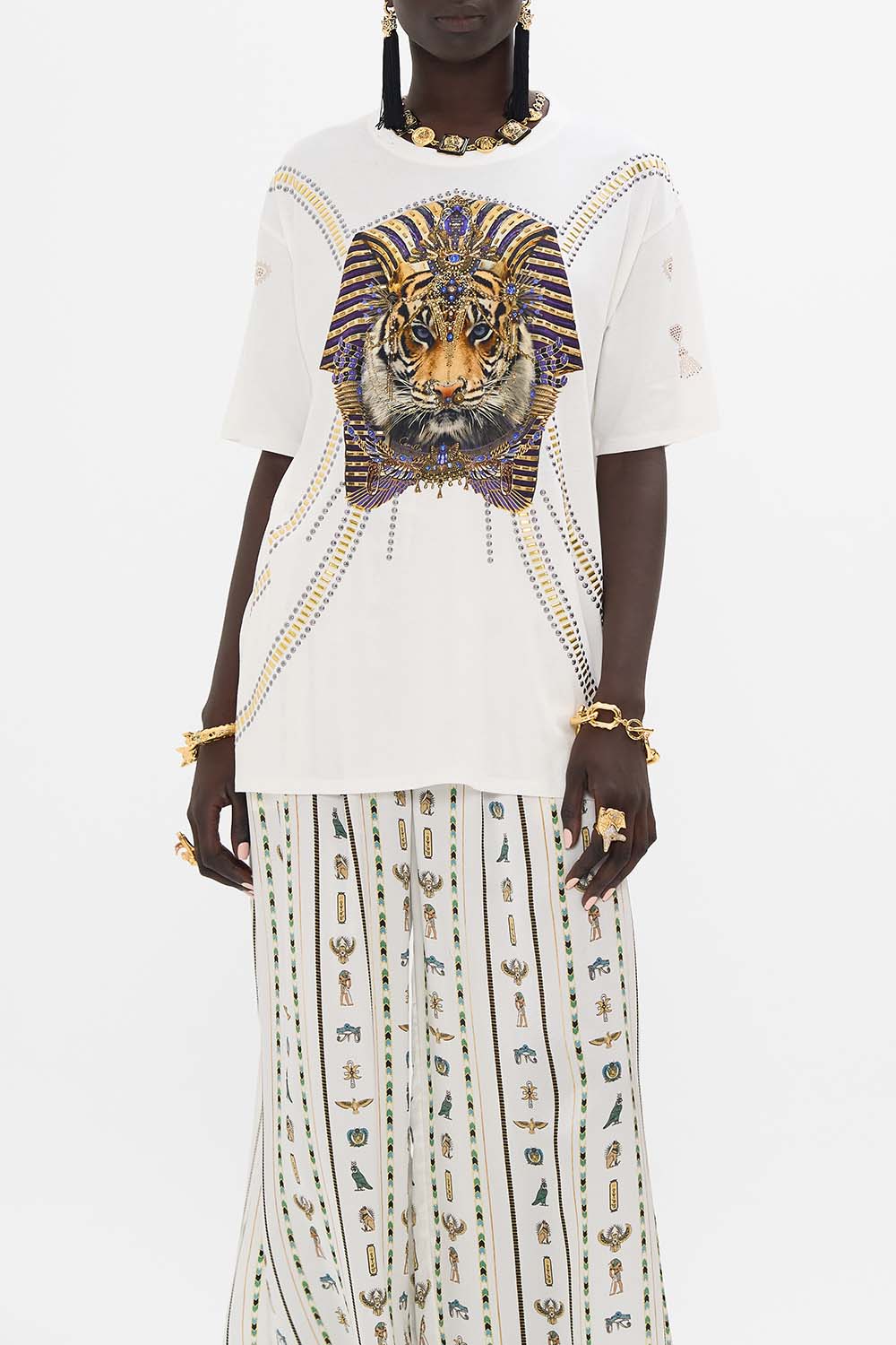 CAMILLA Oversized Band Tee in White Valley of the Queens print