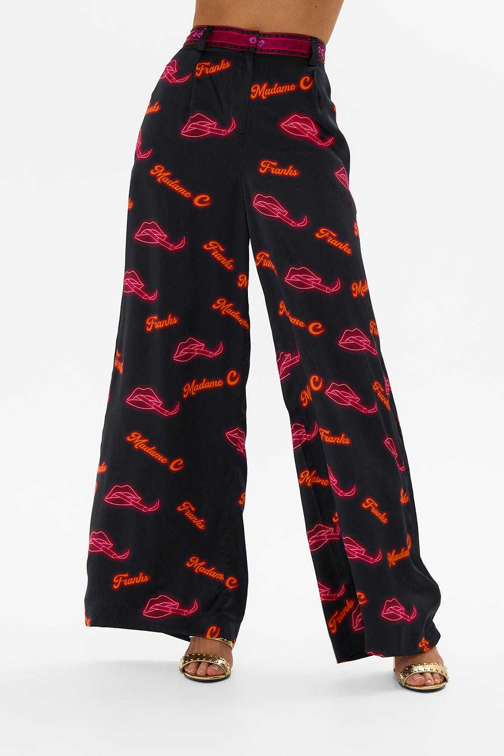 The CAMILLA WIDE LEG WAISTED PANT ELECTRIC LOVELAND in our  print.