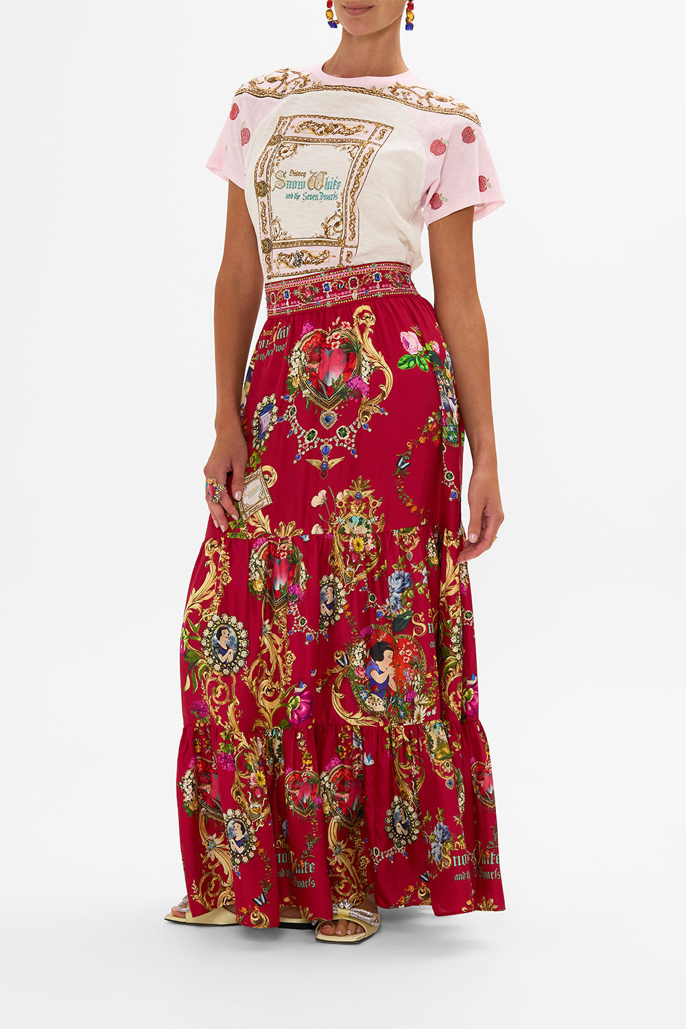 Disney CAMILLA graphic t shirt in Just One Bite Snow White 