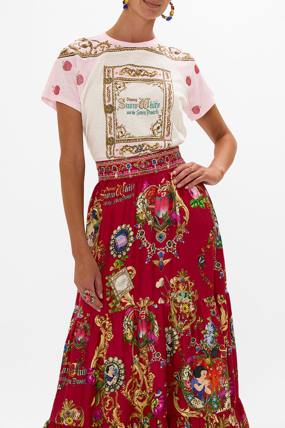 Disney CAMILLA graphic t shirt in Just One Bite Snow White 