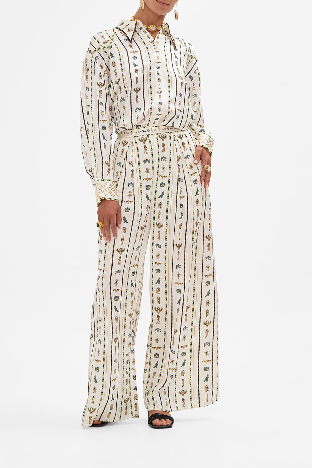 The CAMILLA TUCK FRONT PANT VALLEY OF THE QUEENS in our VALLEY OF THE QUEENS print.